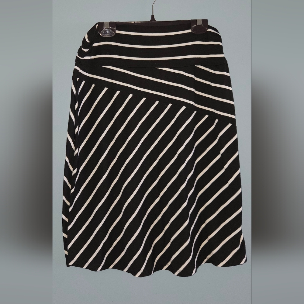 Black and White Diagonal Stripe A-Line Skirt